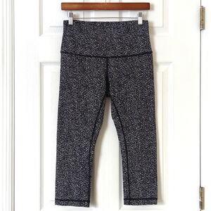 Lululemon Wunder Under Luon Ripple Jacquard Capri Length Leggings Black White 8